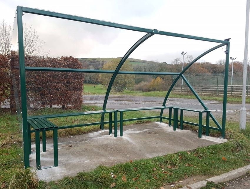 SMOKING-SHELTER-SHELTER-STORE