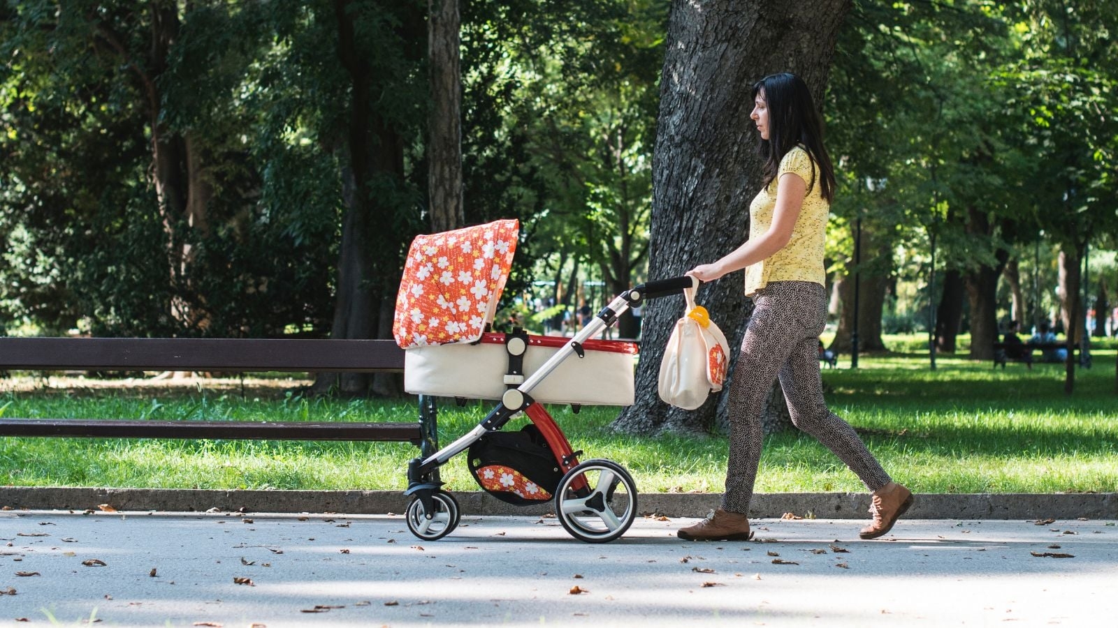 How your business can benefit from installing Pram/Buggy Shelters