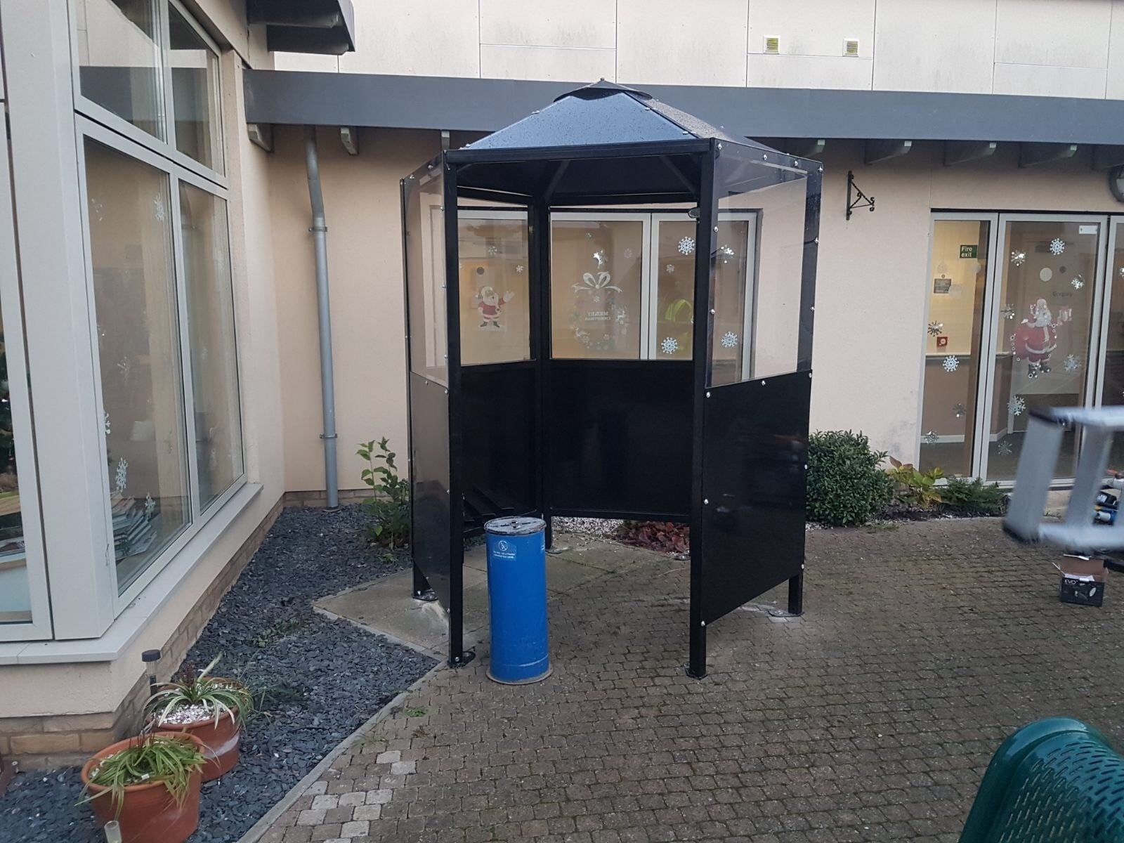 Executive Smoking Shelter