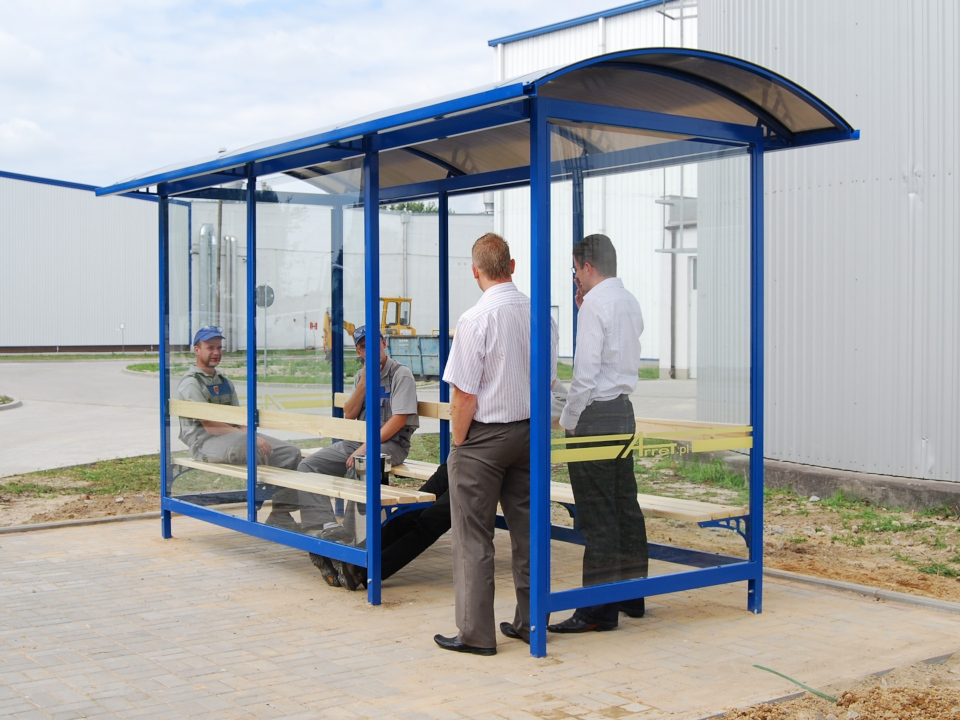 Image of a Shelter Store Smoking Shelter